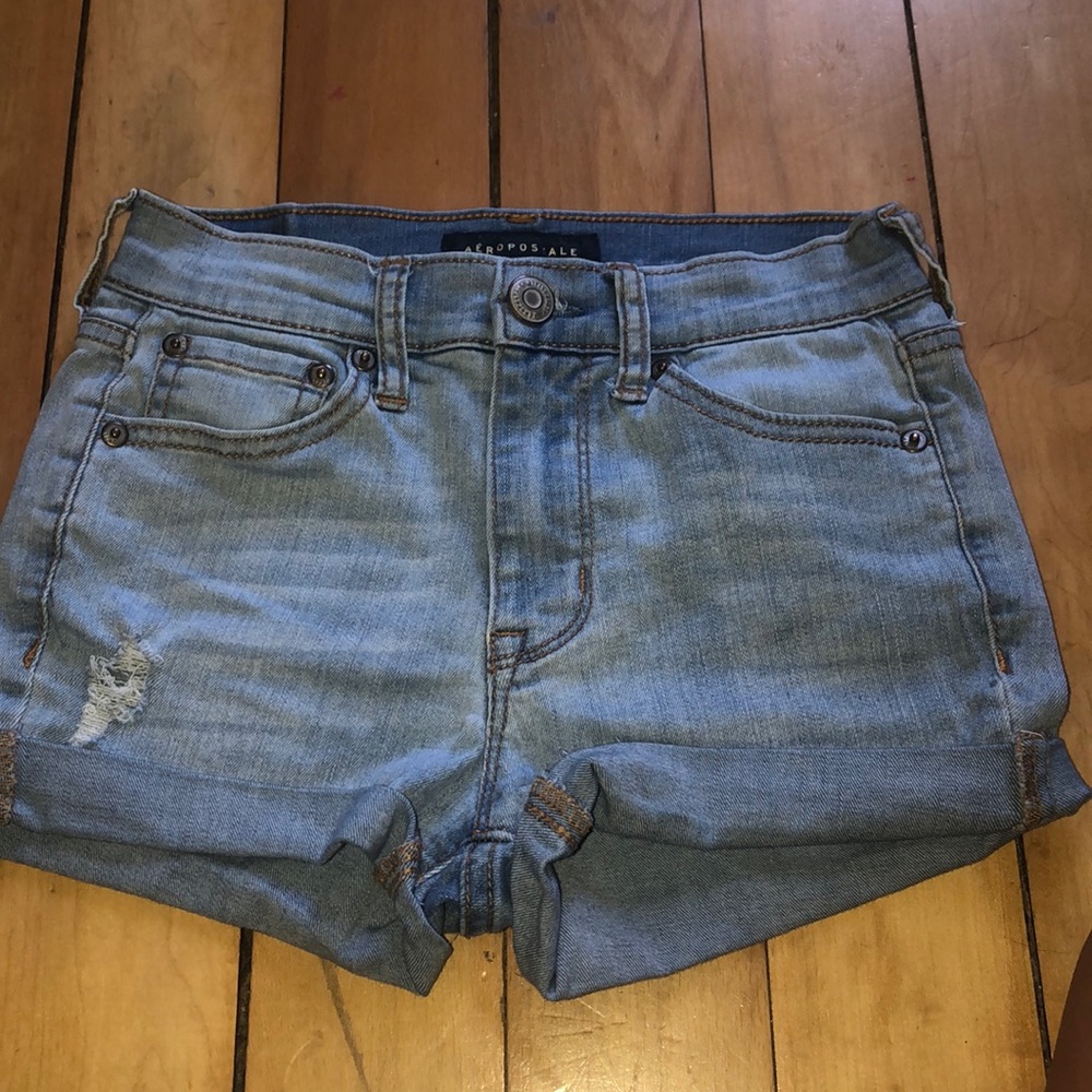 Light wash Aeropostale shorts